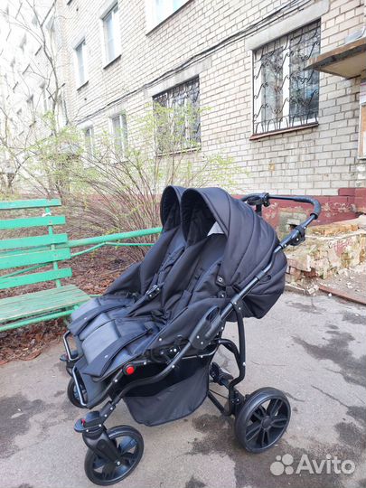 Коляска для двойни