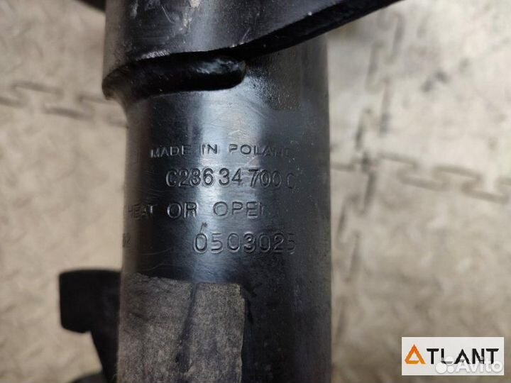 Стойка передняя правая mazda premacy