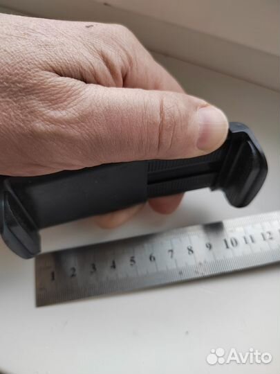 Держатель для телефона в машину