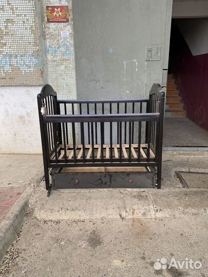 Детская кроватка