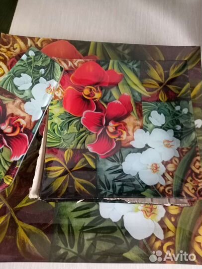 Большая тортница и 6 тарелок к ней