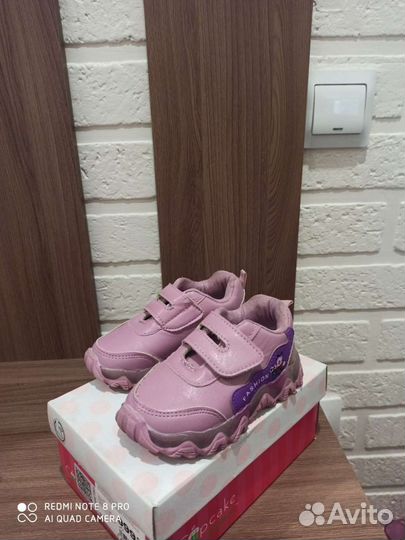 Кроссовки для девочки