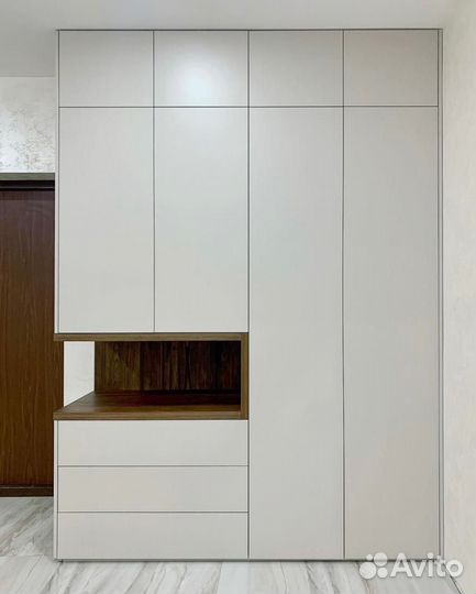 Шкаф распашной