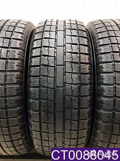 Toyo Observe Garit GIZ 215/60 R16 96T
