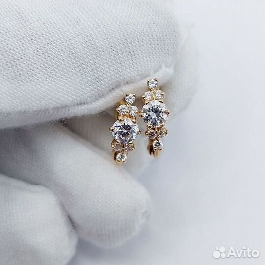 Золотые серьги с камнем