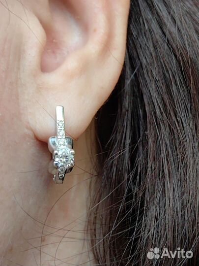 Золотой комплект с крупными бриллиантами 750