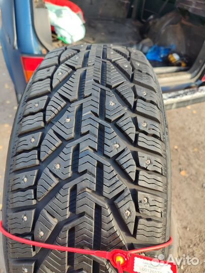 Kormoran Stud 2 215/50 R17 67W