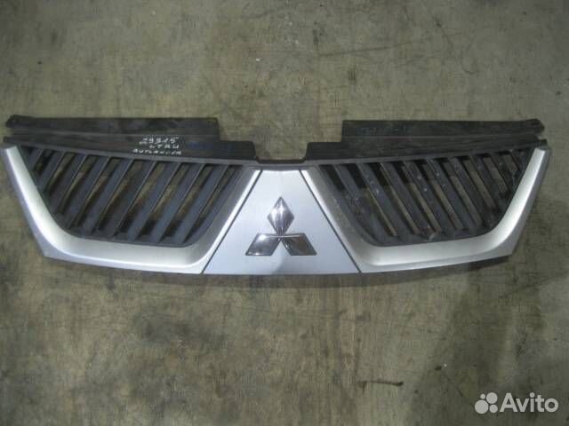 Решетка радиатора от Mitsubishi Outlander XL (CW)