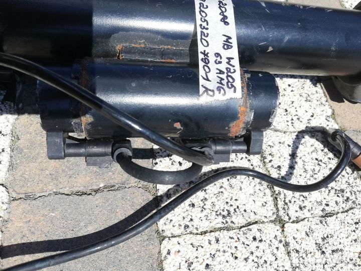 Амортизатор передний Мерседес C-Class W205 C63 AMG