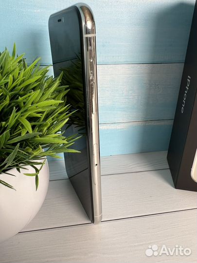 iPhone 11 Pro, 64 ГБ