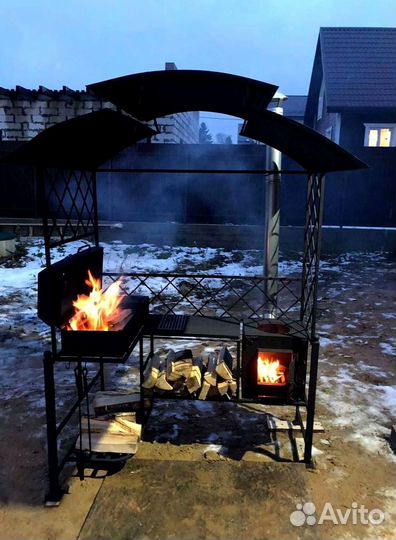Мангал с крышей