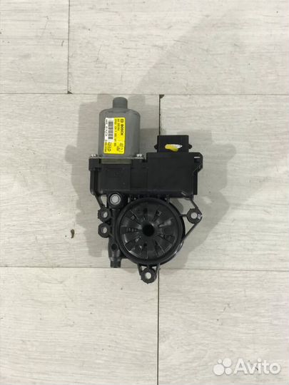 Моторчик стеклоподъёмника перед прав KIA quoris 3