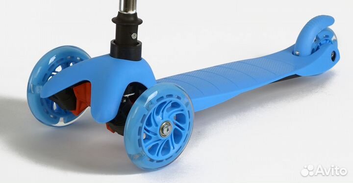 Детский самокат Скутер (трехколесный)