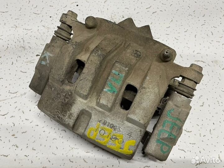 Суппорт тормозной передний левый Jeep Cherokee KL