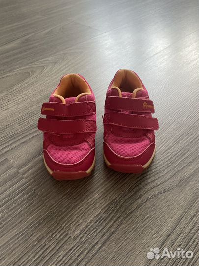 Кроссовки детские 24 размер