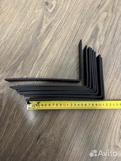 Уголок металлический