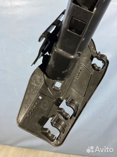 Кронштейн омывателя фары VW Tiguan 2 правый