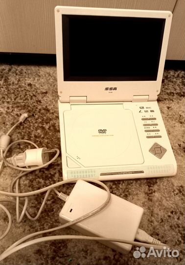 Портитивный DVD проигрыватель BBK DL369 белый