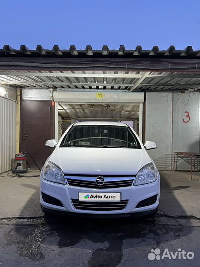 Opel Astra 1.8 МТ, 2011, 259 000 км