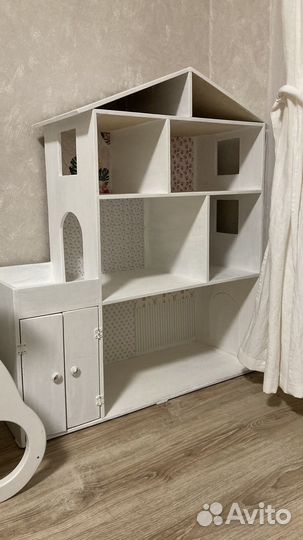 Большой кукольный домик