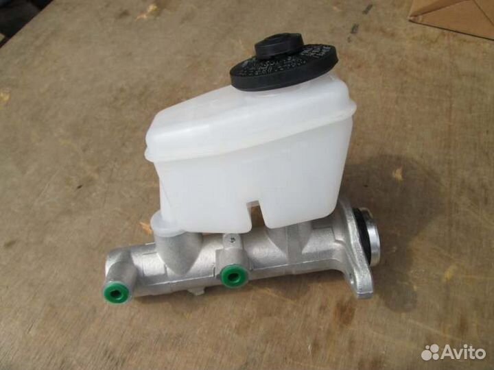 Главный тормозной цилиндр Toyota Landcruiser FJ80