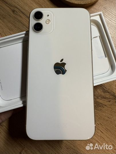 iPhone 11, 64 ГБ