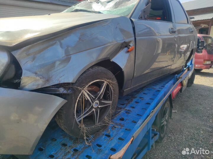 На разбор LADA Priora 2011