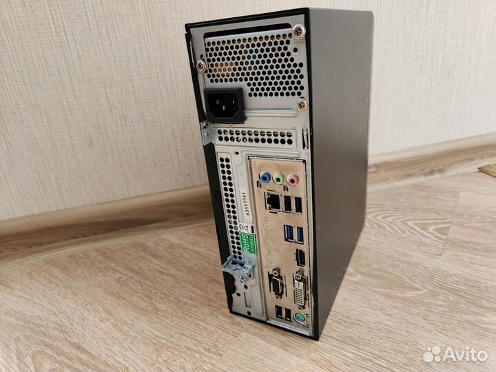 Компьютер intel core i5 в миниатюрном корпусе