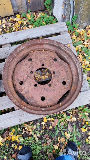 Диск колеса на трактор