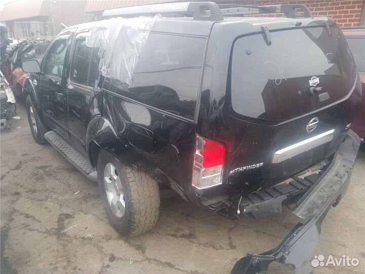 Разбор на запчасти Nissan Pathfinder