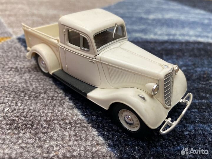 Модель автомобиля газ 11-73 1/43 Deagostini