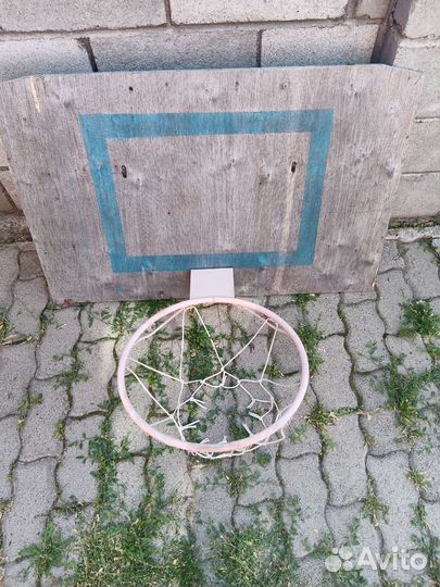 Баскетбольное кольцо со щитом