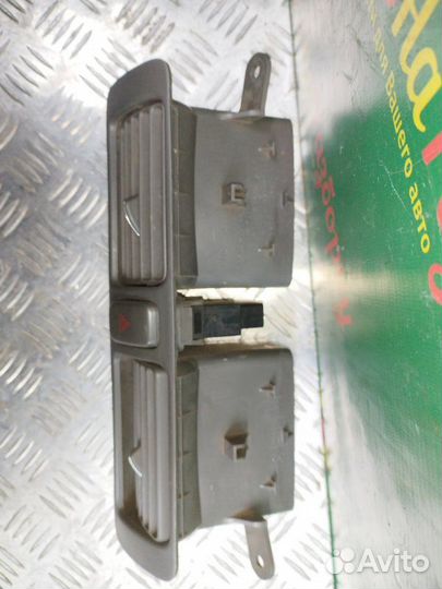 Дефлектор центральный Toyota Camry SXV20