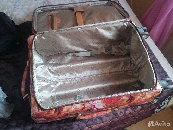 Сумка дорожная на колесах с выдвижной ручкой