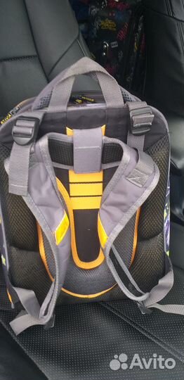 Продам школьный портфель