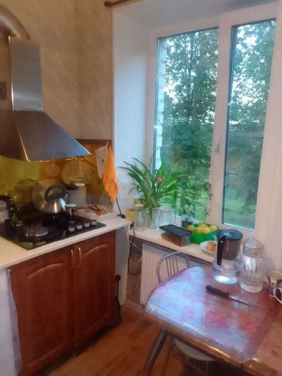 2-к. квартира, 42 м², 3/3 эт.