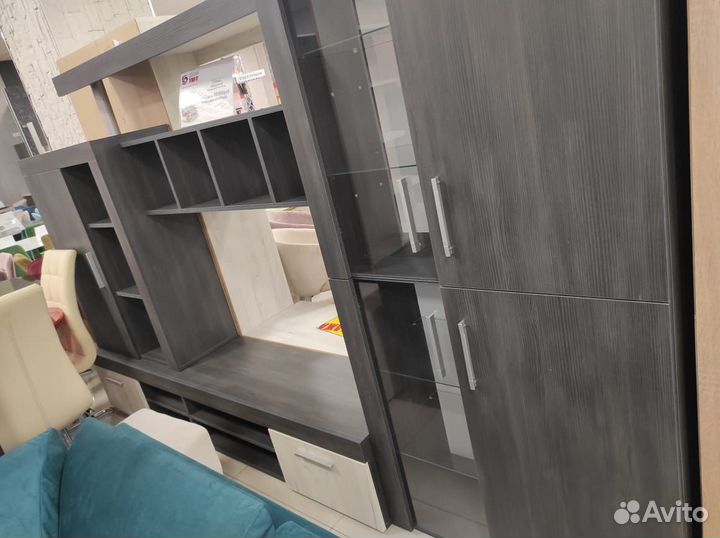 Стенка в гостиную новая