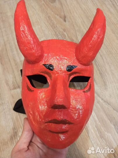 Маска из игры Yuppie Psycho