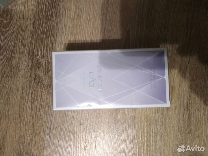 Духи и парфюмерна вода Avon