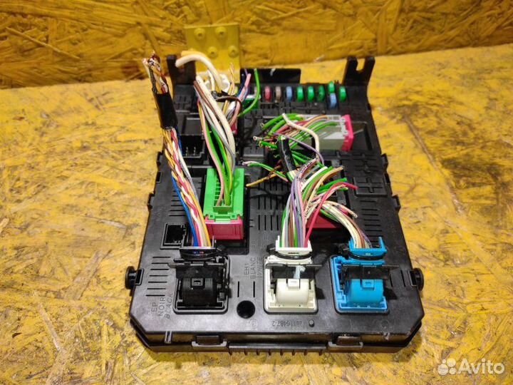 Блок предохранителей Peugeot Partner B9 DV6 2012