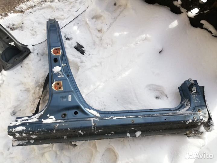 Порог правый Renault Duster 1