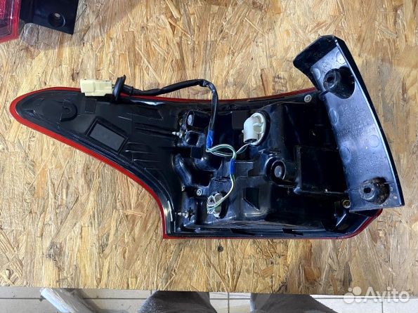 Фонарь задний правый Mitsubishi Outlander 3