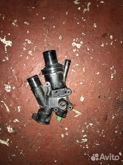 Корпус термостата Ford Kuga 2.0TDI