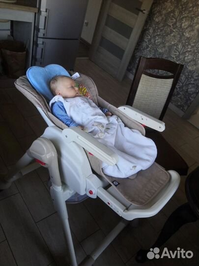 Стульчик для кормления olsson