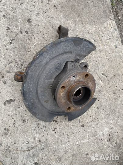 Поворотный кулак renault Logan 1