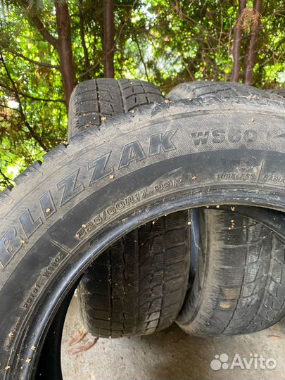 Bridgestone Blizzak WS-60 225/60 R17 99R
