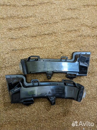 Повторитель поворотника в левое/правое зеркало