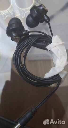 Наушники-вкладыши Beats