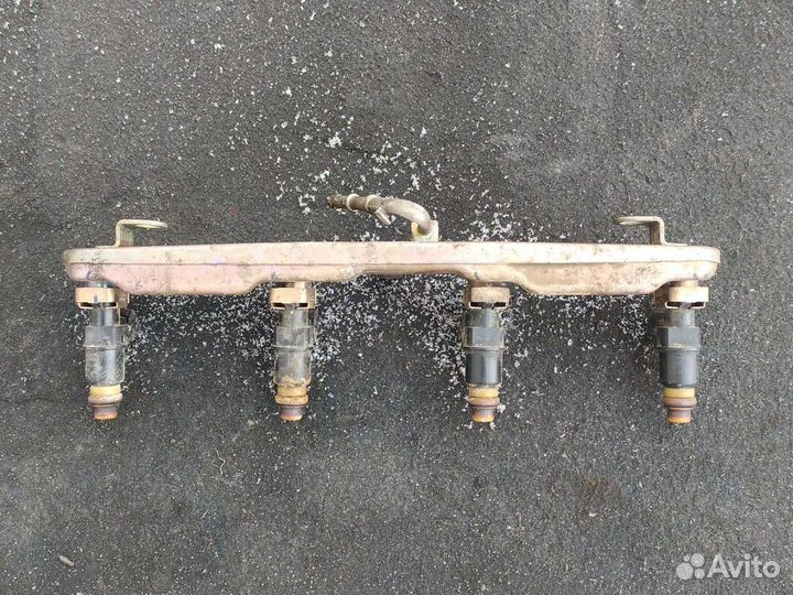 Топливная рампа с форсунками honda civic 4D