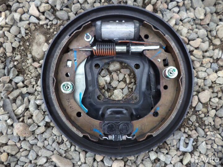 Тормозной механизм задний правый Toyota Corolla